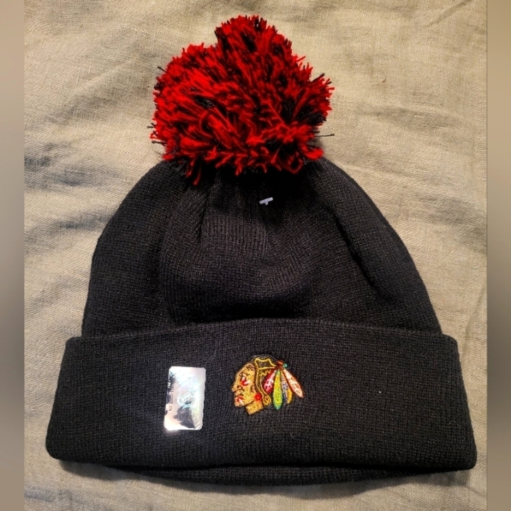 NWT Chicago Blackhawks NHL beanie hat